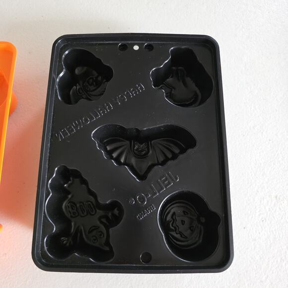 Vintage Jello-O Jiggler Mold Happy Halloween Shapes 2Pack Cat Bat Ghost Pumpkins - Picture 3 of 6